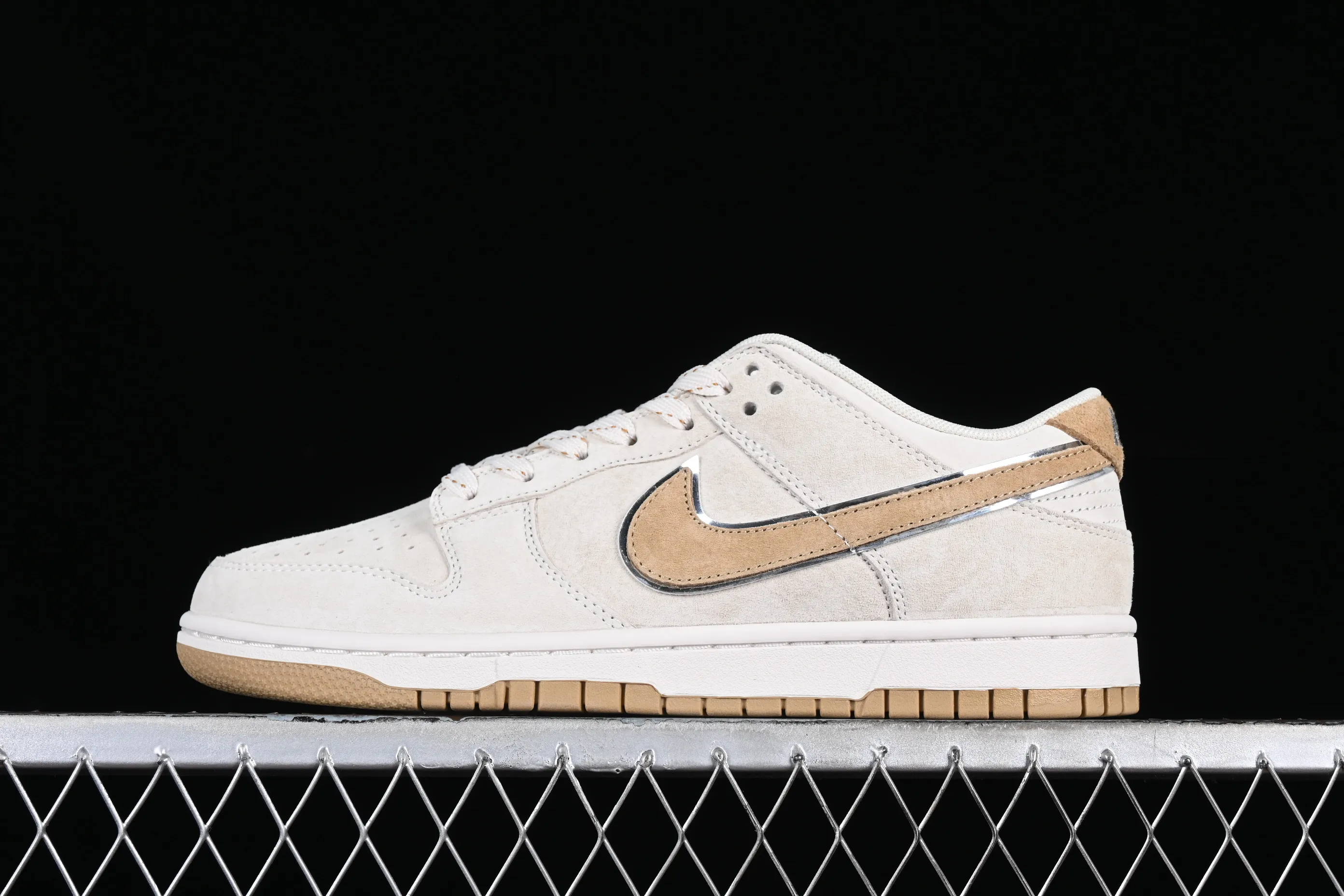All categories Nk SB Dunk Series Nk SB Dunk Low High-end customized low-top sneakers Otomo Katsuhiro x Nk SB Dunk Low "Steamboy OST" Creative customization collaboration Otomo Katsuhiro co-branded suede SB low-top sports and leisure sneakers DR2269-326